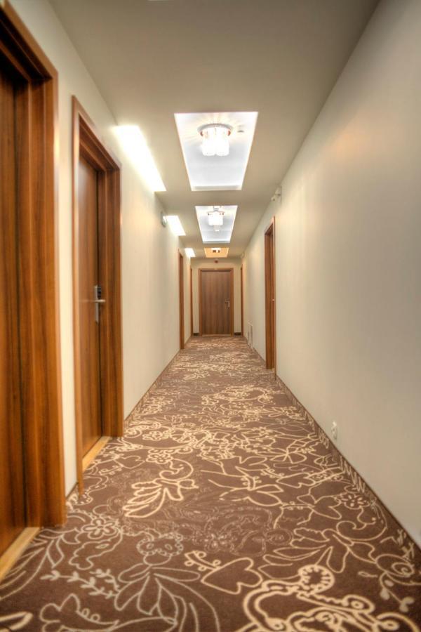 Hotel Pruski Orneta エクステリア 写真