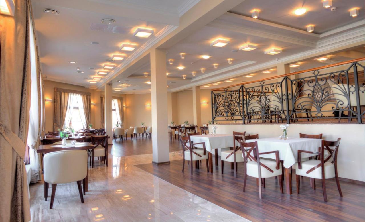 Hotel Pruski Orneta エクステリア 写真