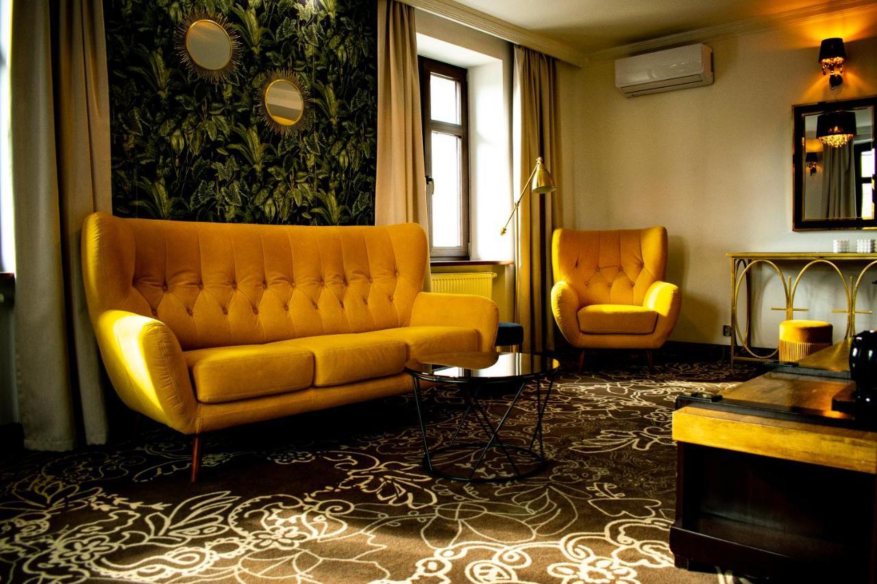 Hotel Pruski Orneta エクステリア 写真