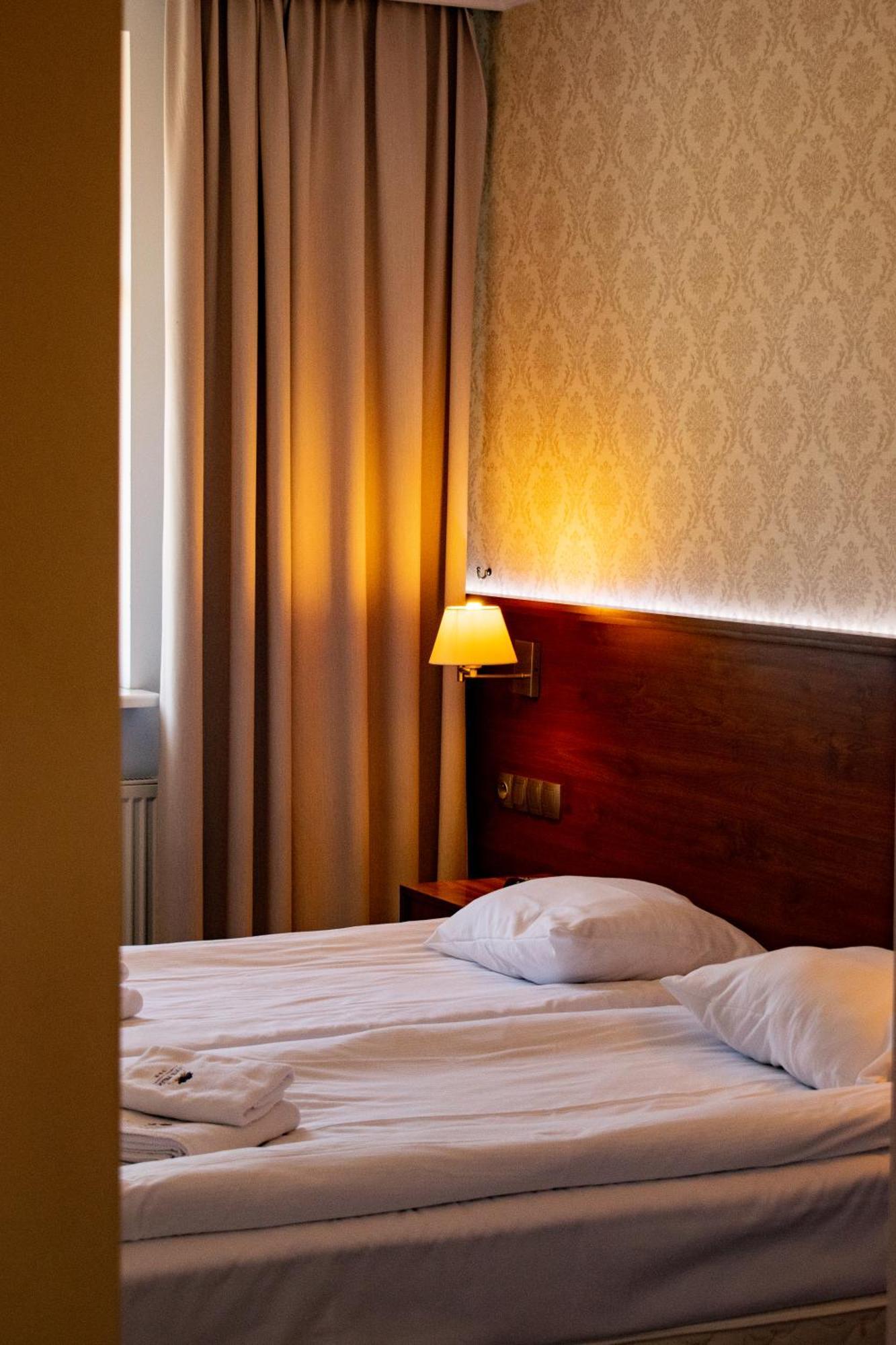Hotel Pruski Orneta エクステリア 写真
