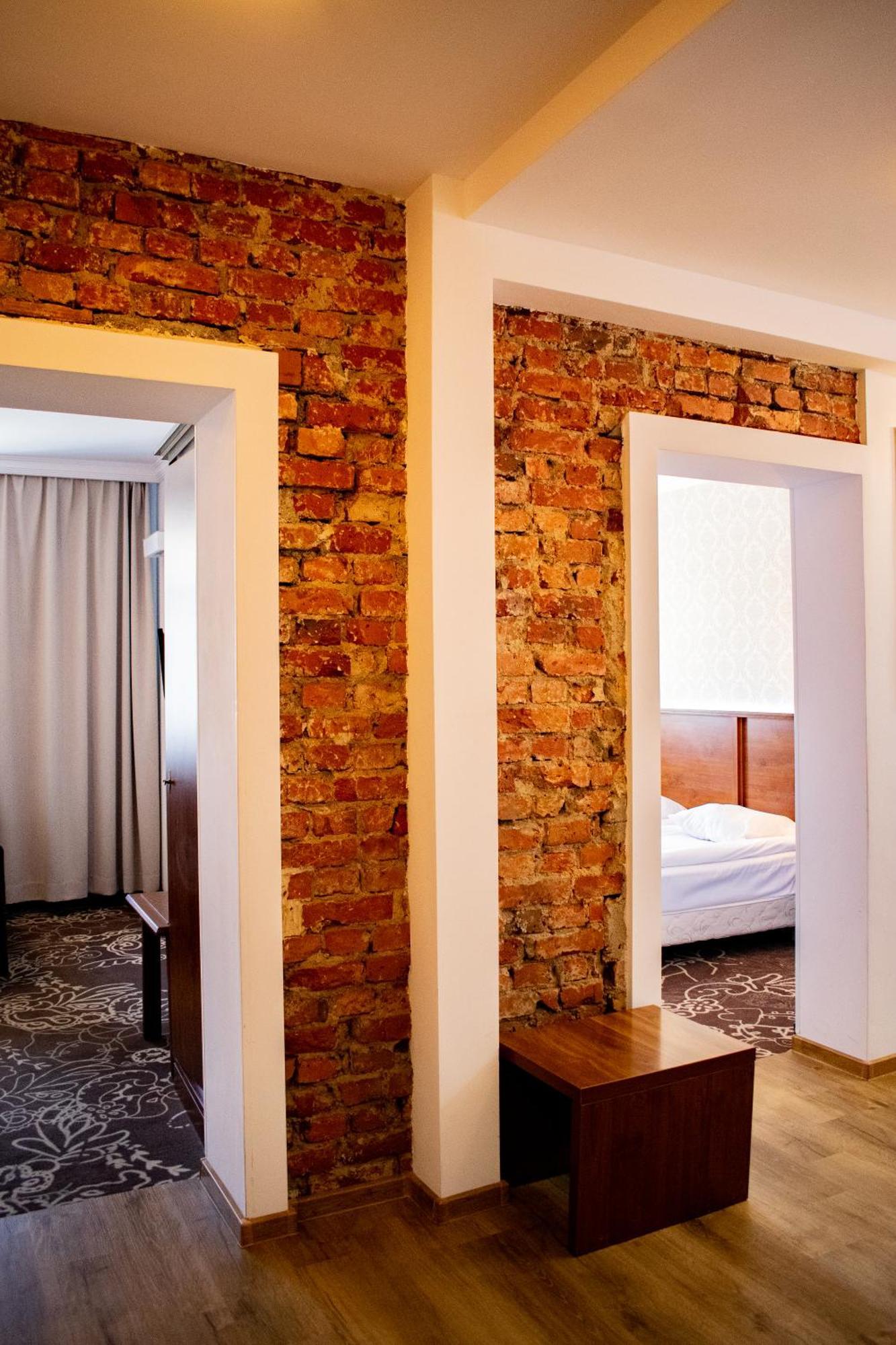 Hotel Pruski Orneta エクステリア 写真