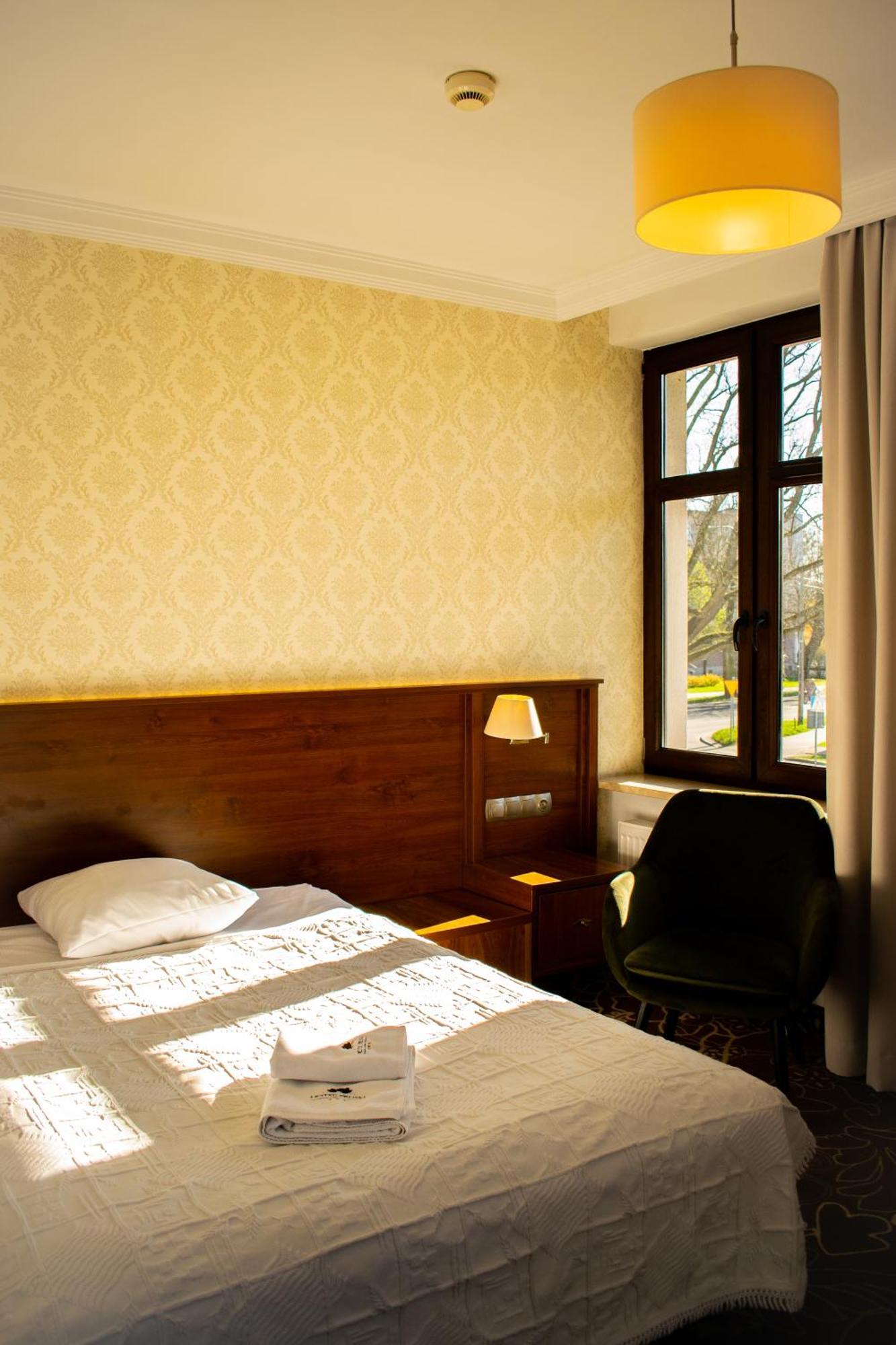 Hotel Pruski Orneta エクステリア 写真