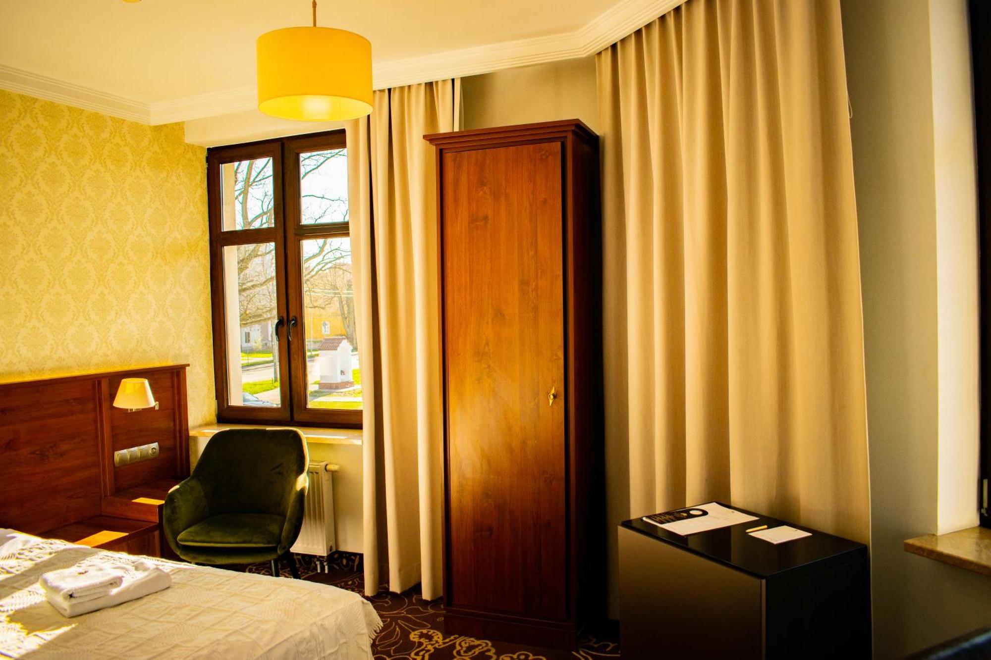 Hotel Pruski Orneta エクステリア 写真