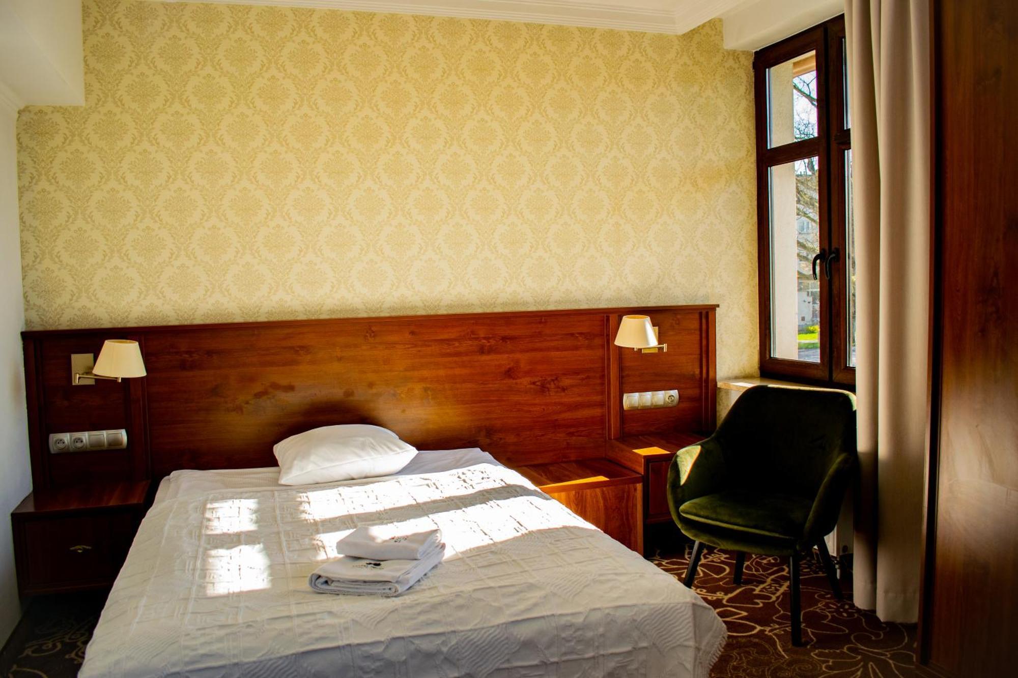Hotel Pruski Orneta エクステリア 写真
