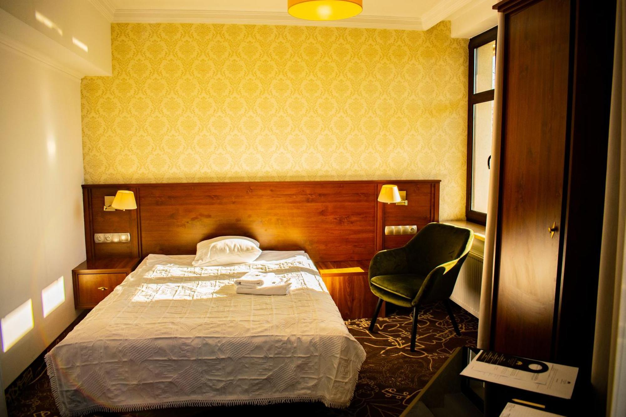 Hotel Pruski Orneta エクステリア 写真