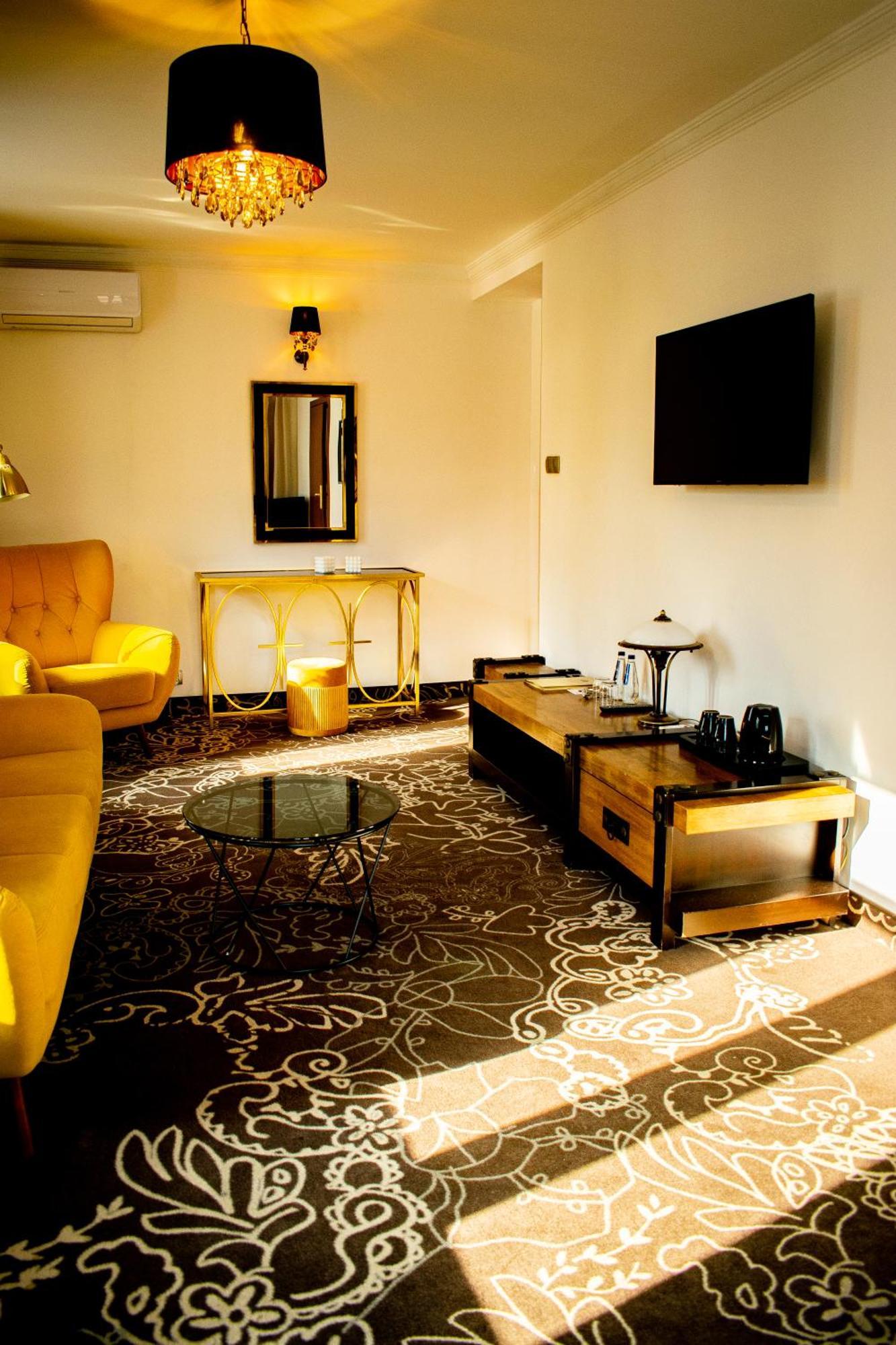 Hotel Pruski Orneta エクステリア 写真